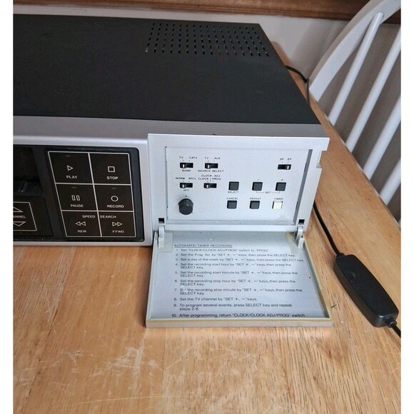 Zenith VR 1801-1 VCR VHS HQ Player Video Recorder | Powers On | Untested - Picture 2 of 6